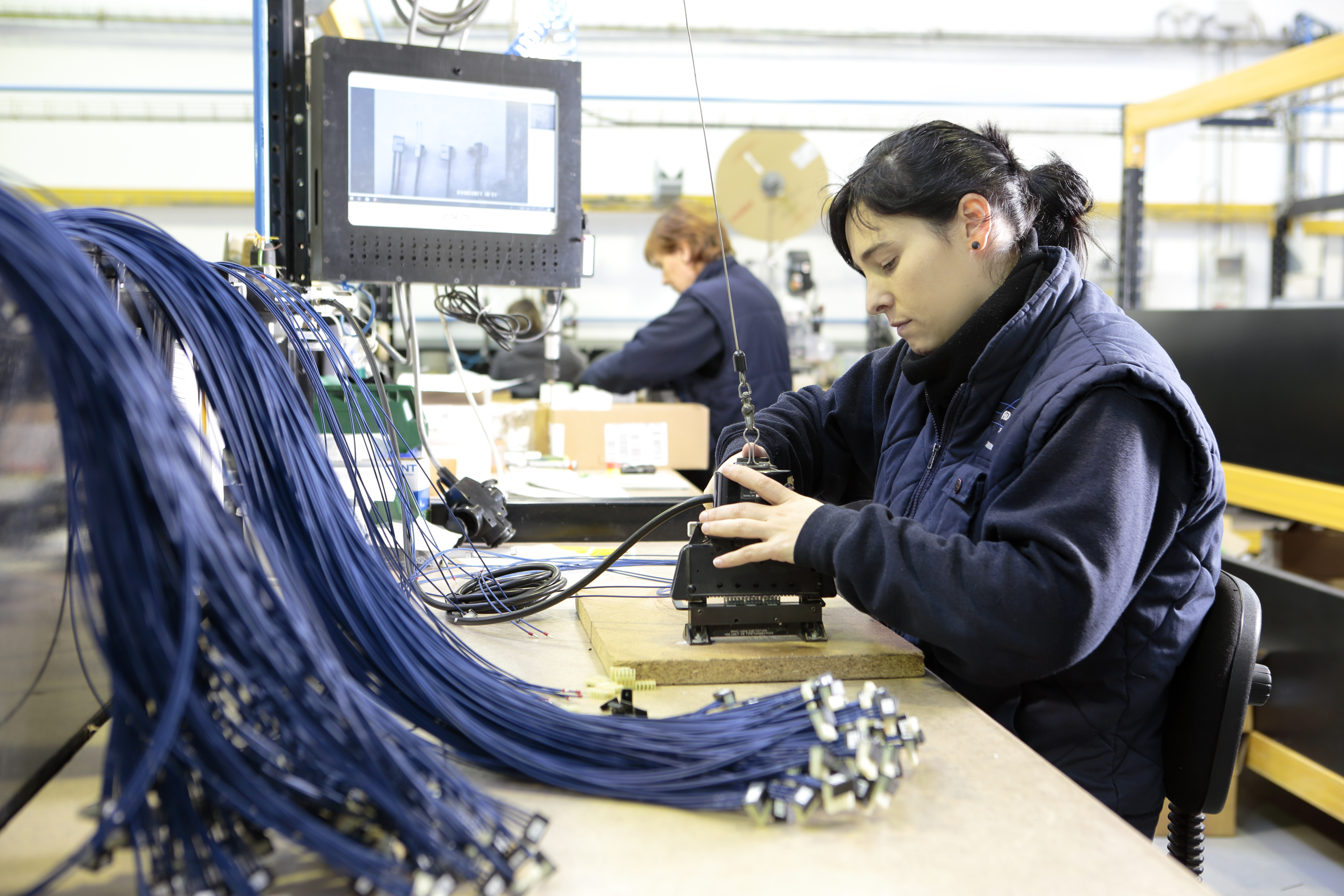 Kableatu eta aurreinstalazio elektriko entxufagarriak fabrikatzen ditugu